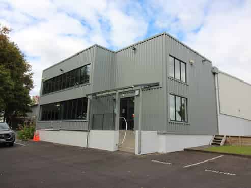 Quality office with exceptional car parking