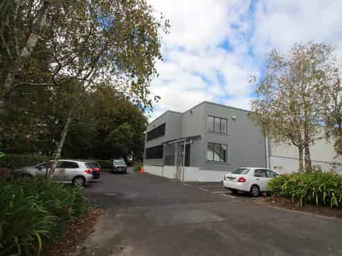 Quality office with exceptional car parking