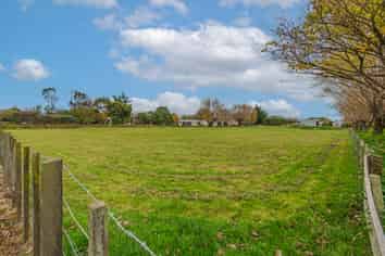 91 Cemetery Road, Sanson
