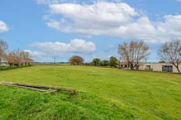 91 Cemetery Road, Sanson