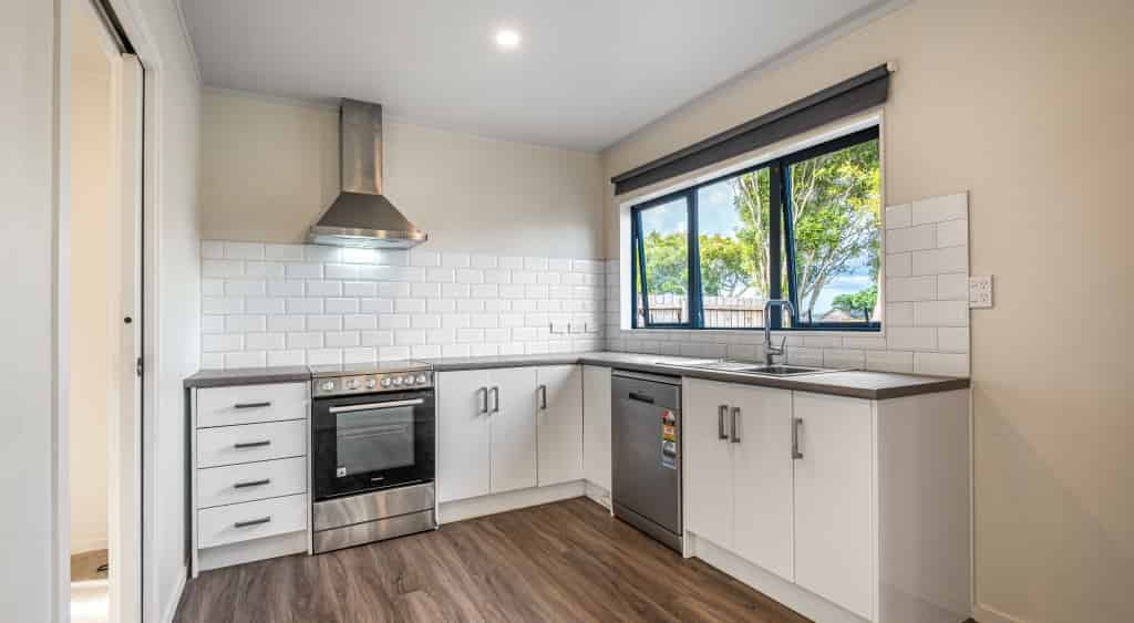 9A Bill Phillip Place, Clendon Park, Manukau City For Rent