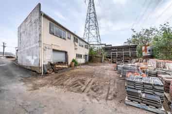 Hard working New Lynn Industrial
