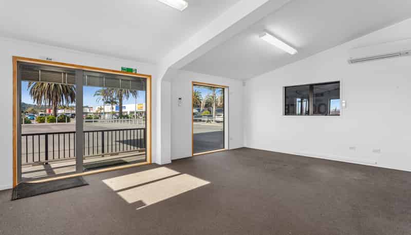 2 Phoenix Drive, Coastlands