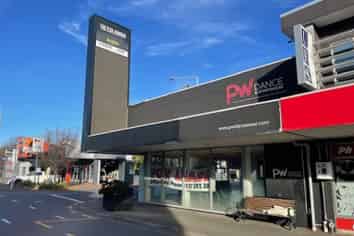 Exceptional Showroom Exposure