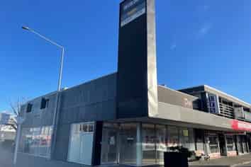 Exceptional Showroom Exposure