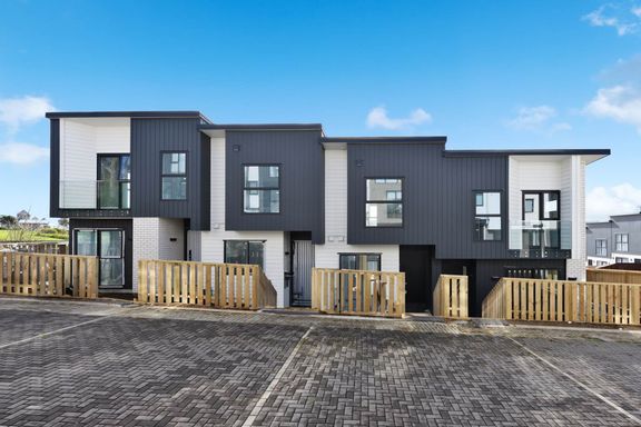 Property value - 8 Impatiens Lane, Massey - realestate.co.nz