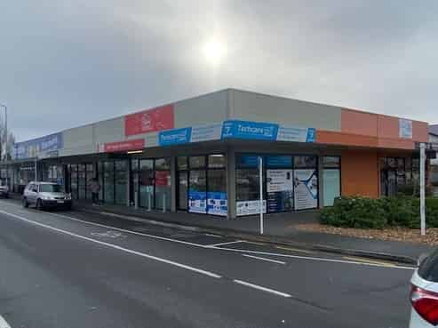 Ideal Retail/Office Space - For Lease