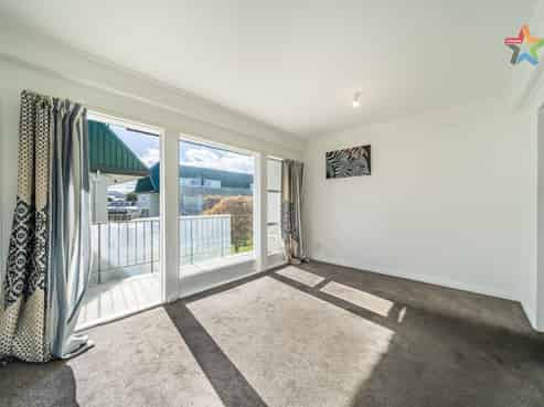 8/19 Britannia Street, Petone
