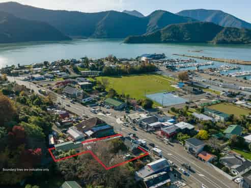 Live, work and play in iconic coastal town