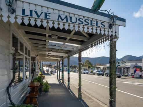Live, work and play in iconic coastal town