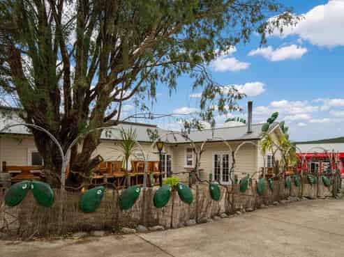 Live, work and play in iconic coastal town