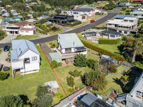 104 Titiro Place, Onemana