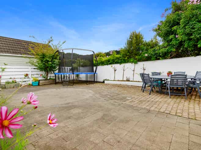 7 St Hildas Glade, Tawa