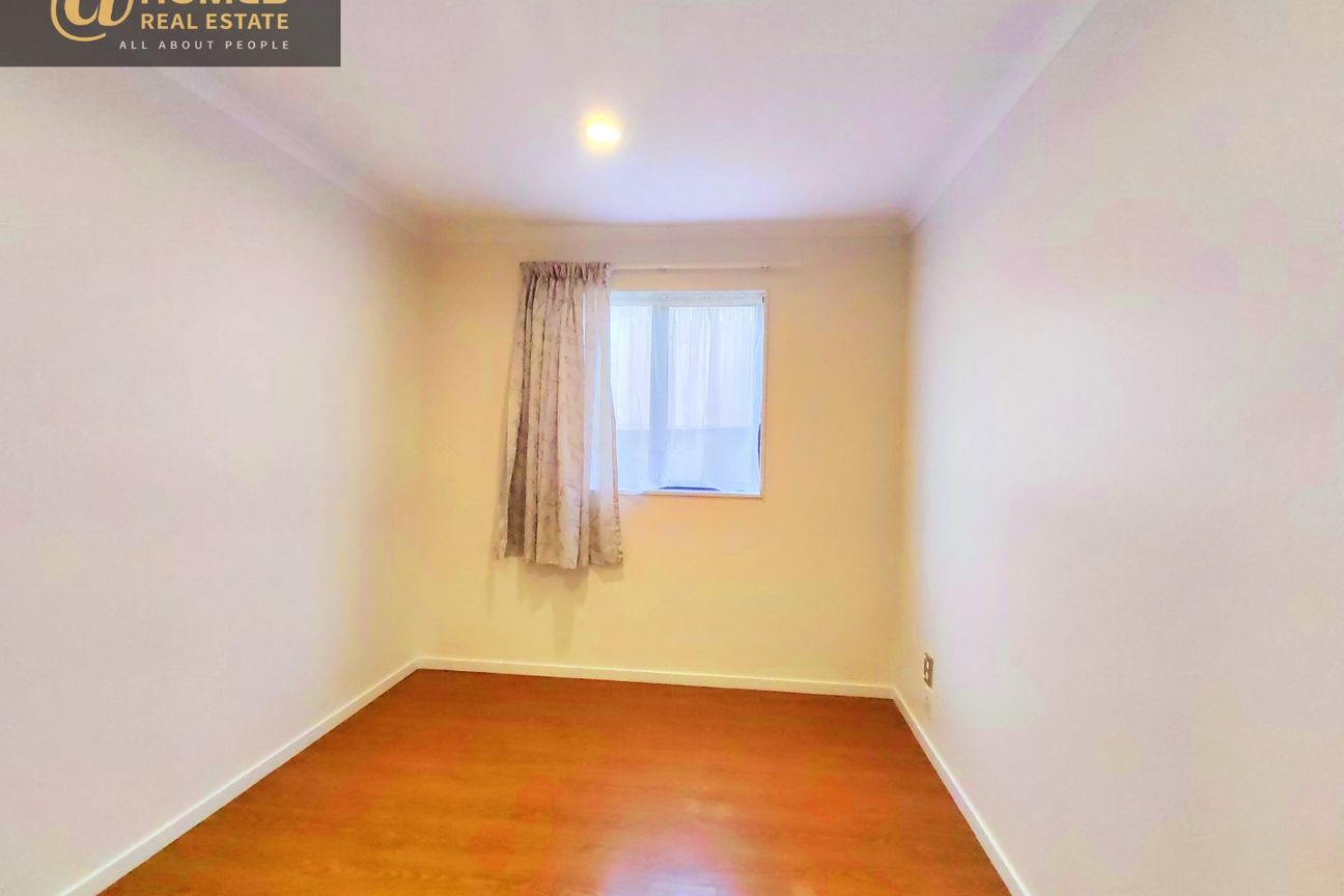 Henderson-3 bedroom house, the rent includes water usage bills. - Aanzicht 6