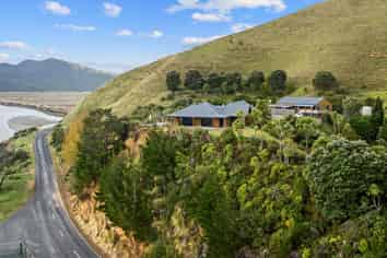 1411 Marokopa Road, Marokopa
