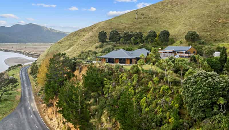 1411 Marokopa Road, Marokopa