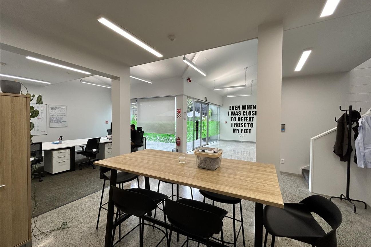 Savills - Contemporary Newmarket Space - Bild 4