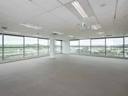 NORTHERN ICON - OPTIONS FROM 300M² TO 741M²
