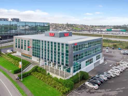 NORTHERN ICON - OPTIONS FROM 300M² TO 741M²
