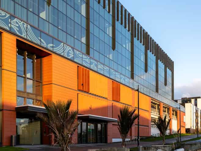NORTH SHORE'S NEWEST OFFICE BUILDING

 
