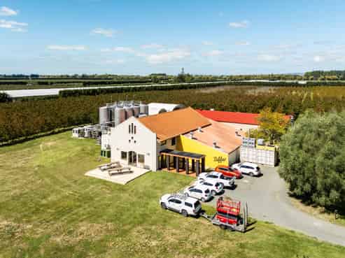 Unbeatable Hawke’s Bay investment with lifestyle