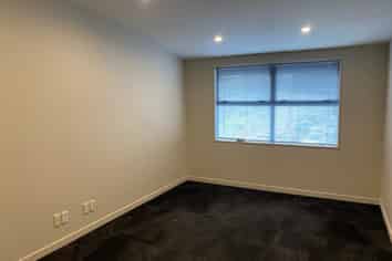 Lease the first floor - coffee and bakery below