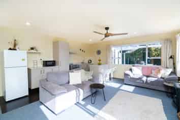 8 Pohutukawa Avenue, Kaiaua
