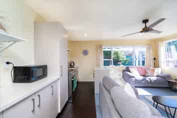 8 Pohutukawa Avenue, Kaiaua