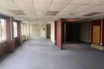 Convenient Pakuranga Office | 119m2