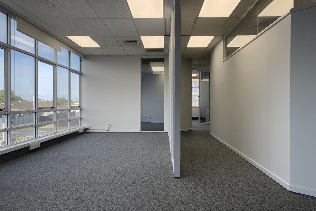 Versatile and Well Equipped Office | 250 m² - Όψη 4
