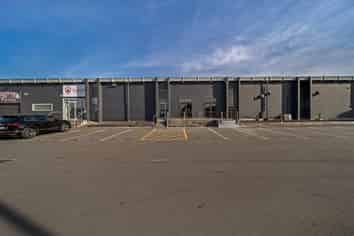 Prime Warehouse & Office - Close to the Airport