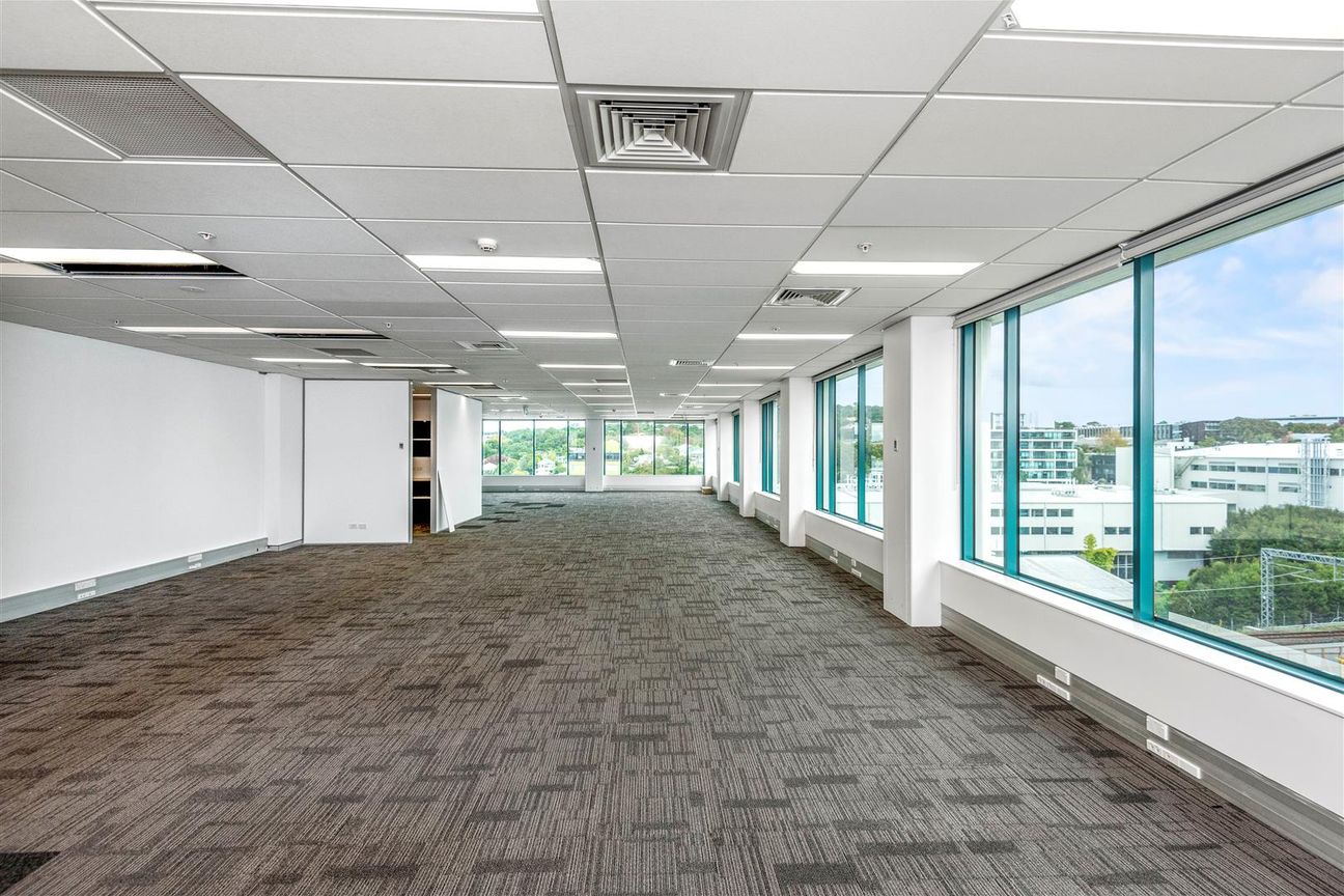 CBRE - Outstanding Value and Location - Aanzicht 2