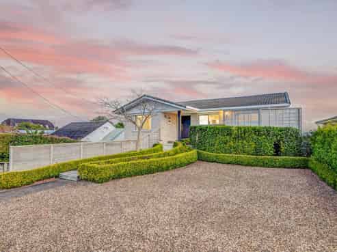 35 Roberts Road, Matakatia