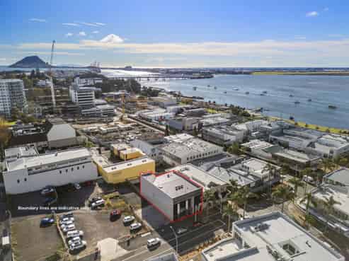 Character gem in central CBD with option to occupy