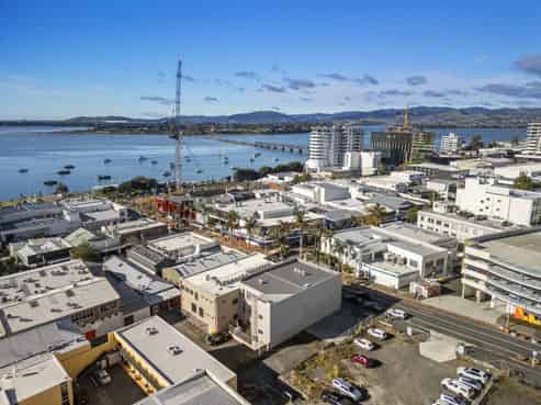 Character gem in central CBD with option to occupy