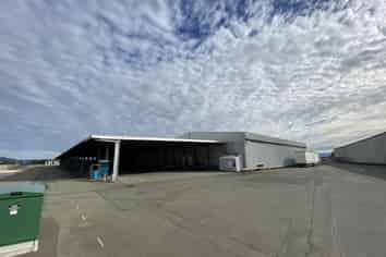 Spacious Warehouse for Lease
