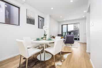 4/54 Taharoto Road, Takapuna