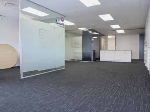 150 sqm Street Front Office/Retail in Epsom