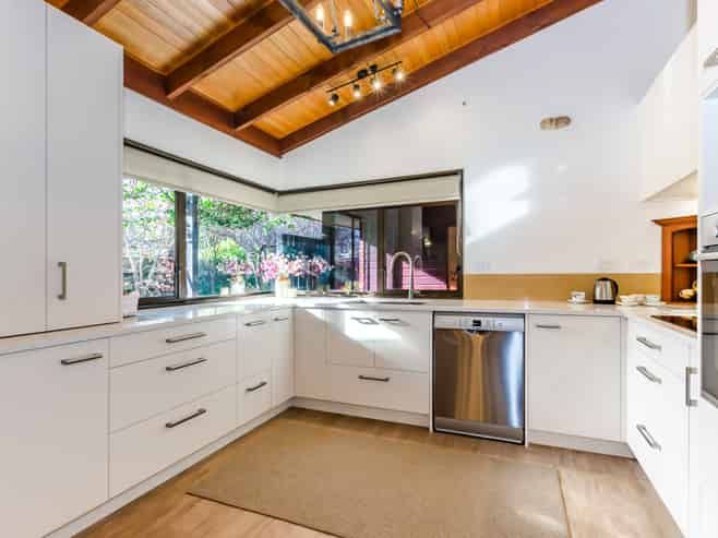 1 Manu Grove, Waikanae