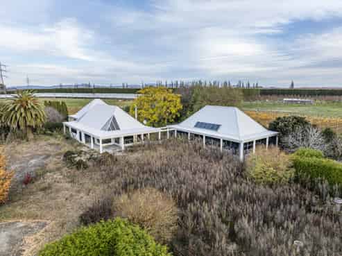 1135 Links Road, Waiohiki