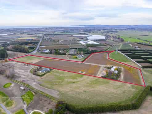 1135 Links Road, Waiohiki