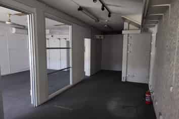 Retail/office – two levels
