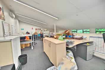 Versatile warehouse plus showroom/office in Parnel