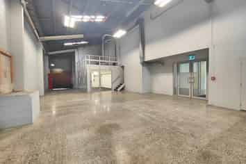 Versatile warehouse plus showroom/office in Parnel