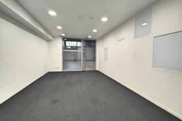 Versatile warehouse plus showroom/office in Parnel