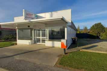 Well Positioned Versatile Commercial Space