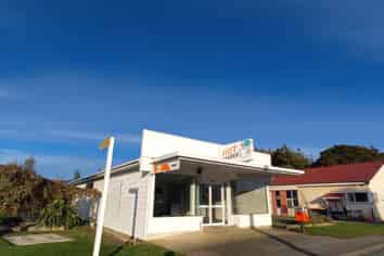 Well Positioned Versatile Commercial Space