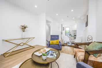 4/54 Taharoto Road, Takapuna