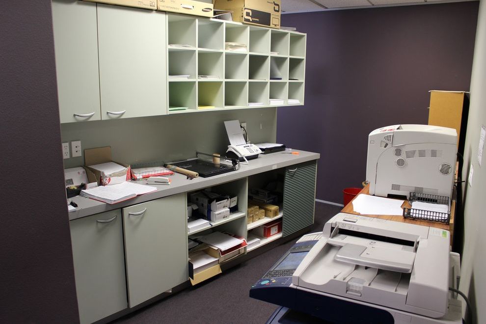 2 large office suiites. - Mehr
