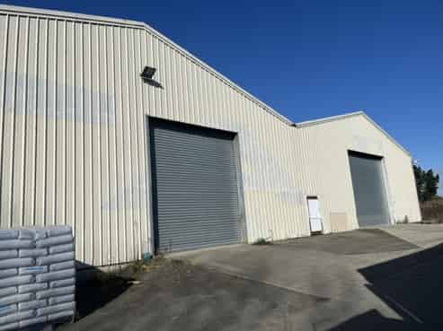 1043 Tremaine Ave warehouse and yard